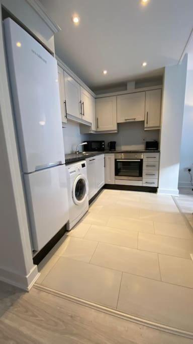 Stunning Modern 2Bed Apt Near Dublin City& Airport 외부 사진